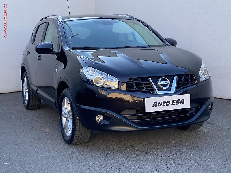 Nissan Qashqai (2010) 1.6i, I-Way, navi, TZ, panor - fotografie inzerátu