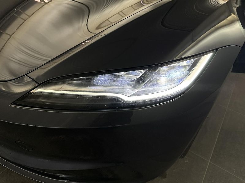 Tesla Model 3 LONG RANGE DUAL MOTOR SOH 93,5 - fotka 10 z 12