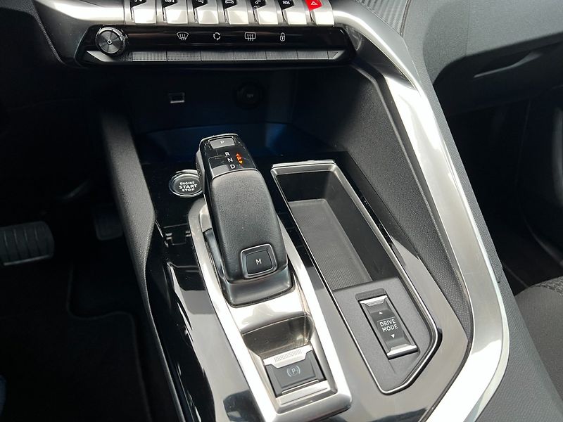 Peugeot 3008 (2022) 1.2PT 96kW! Navi! Full LED! - fotka 16 z 34