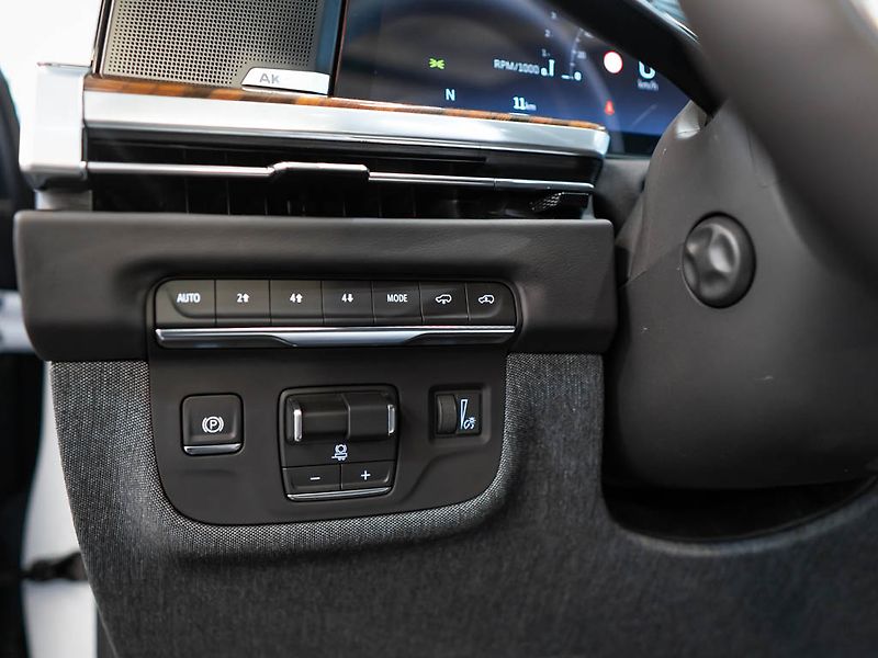 Cadillac Escalade (2026) 6.2 ESV Sport Platinum 2026 - fotka 21 z 50