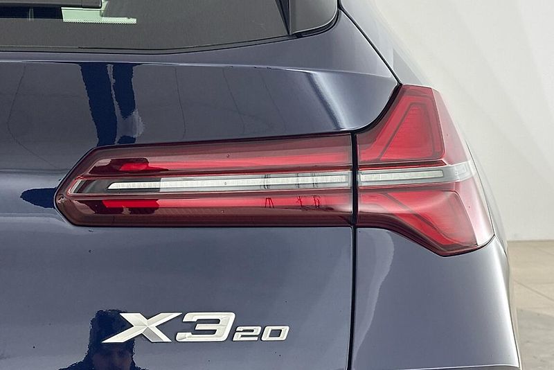 BMW X3 xDrive20 - fotka 4 z 15