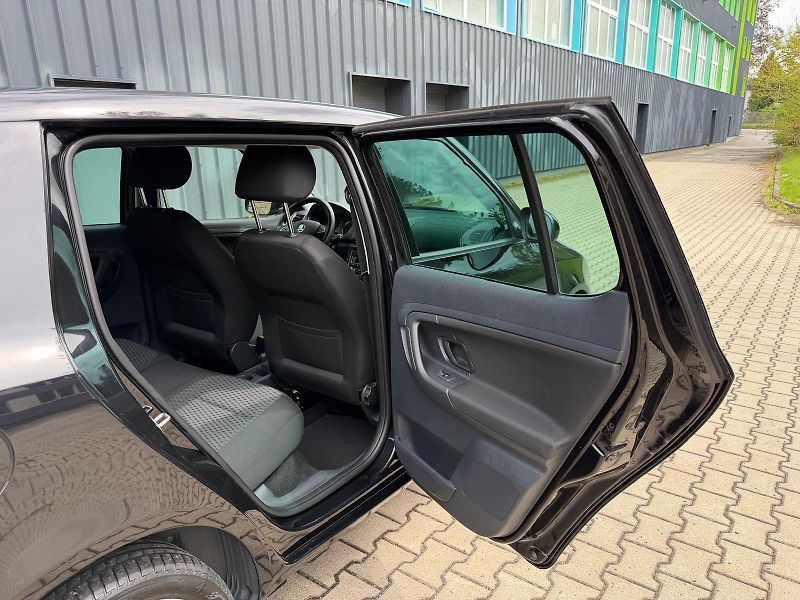 Škoda Fabia 1,2 TSI Ambition / servis.kn. - fotka 14 z 23