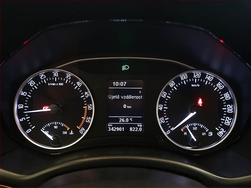 Škoda Octavia (2012) 2.0 TDI, Tempomat - fotka 11 z 15