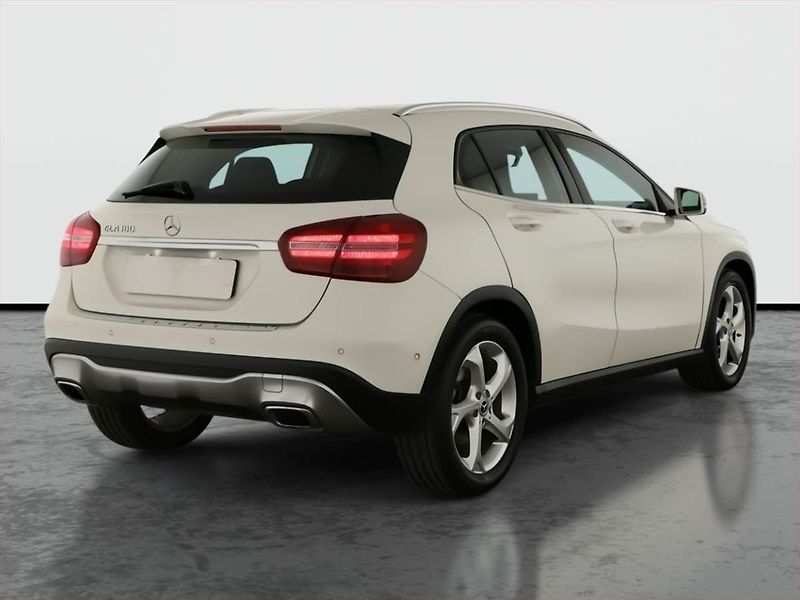 Mercedes-Benz GLA (2017) 180, Automat, Kůže, Navi - fotka 5 z 20
