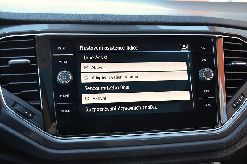 Volkswagen T-Roc (2020) 2.0 TDi DSG iQ.Drive Webasto - fotka 35 z 44