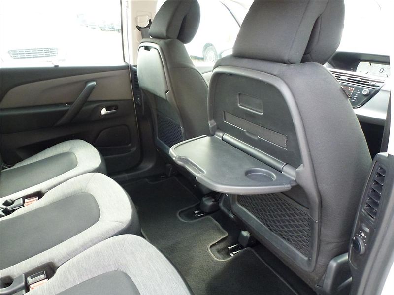 Citroën Grand C4 Picasso 1,2 PureTech 130HP Turbo 6MAN - fotka 29 z 51
