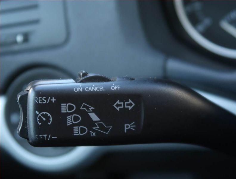 Škoda Octavia (2011) Ambiente 1.6 TDI, nová STK - fotka 15 z 16