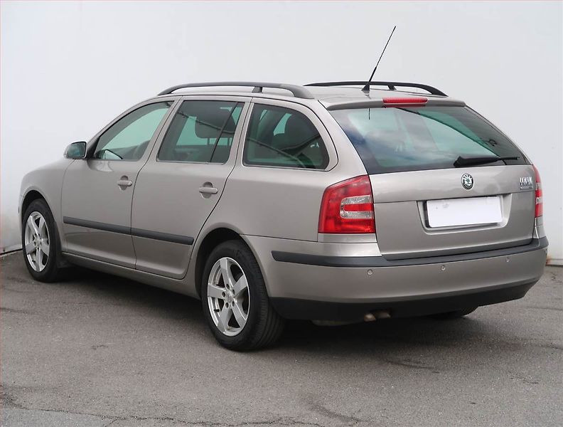 Škoda Octavia (2007) Elegance 1.9 TDI, Tažné - fotka 4 z 19