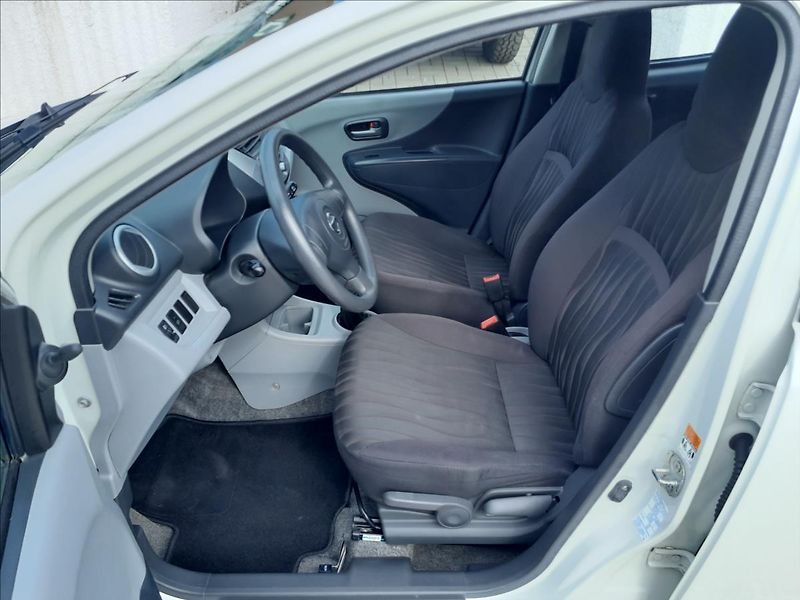 Nissan Pixo 1,0i 50kW - fotka 16 z 41
