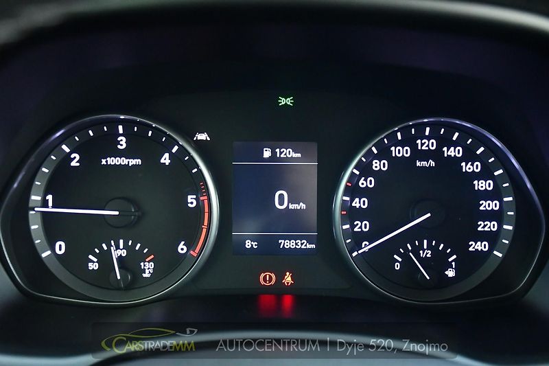 Hyundai i30 1.6CRDi NAVI KAMERA CARPLAY - fotka 29 z 48