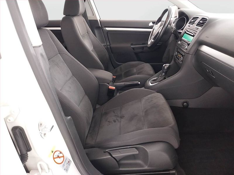 Volkswagen Golf (2013) Highline 1.6 TDI, Automat - fotka 9 z 22