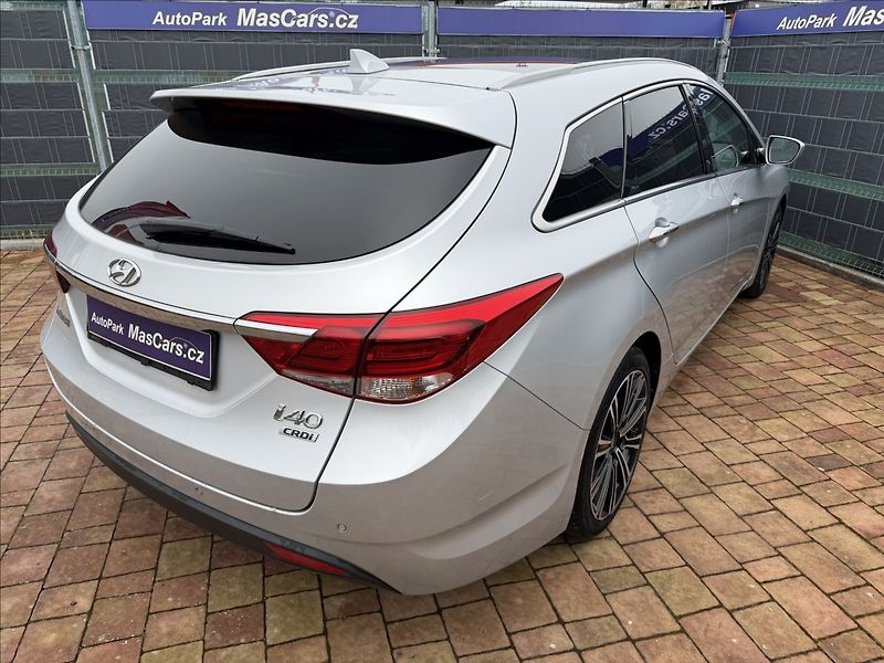 Hyundai i40 1.7 CRDi Premium Blue/Panorama - fotka 2 z 18