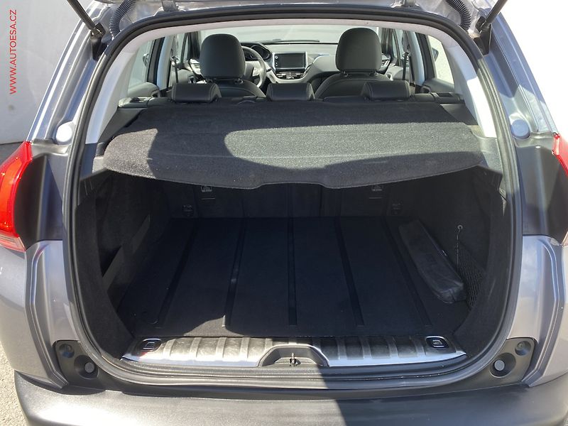 Peugeot 2008 (2015) 1.2PT, Allure, park. čidla - fotka 7 z 17