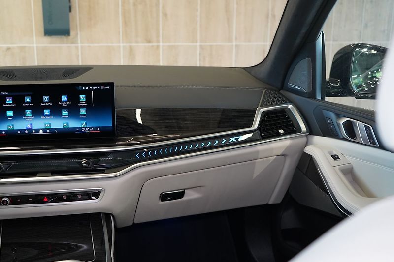 BMW X7 40d xDrive, Nezávislé, Tažné - fotka 49 z 49
