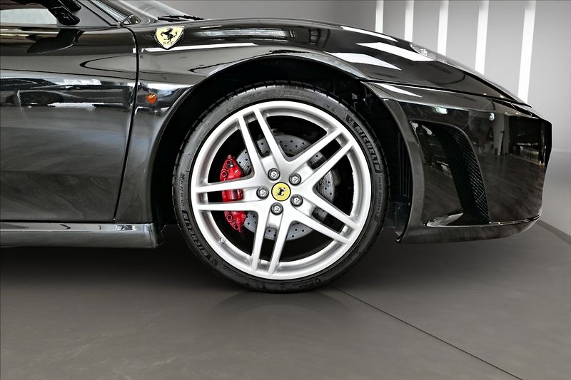 Ferrari F430 4,3 F1 V8 - fotka 4 z 18