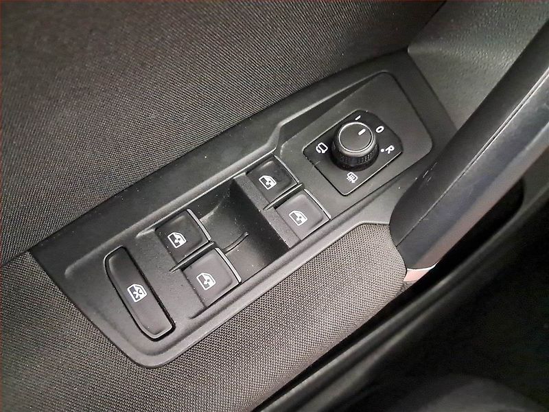 Volkswagen Tiguan (2016) 2.0 TDI, Serv.kniha, Navi - fotka 16 z 19