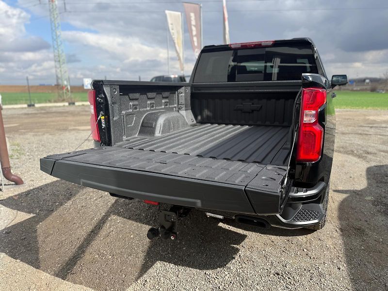 Chevrolet Silverado (2026) HIGH COUNTRY Midnight 6.2l - fotka 17 z 19