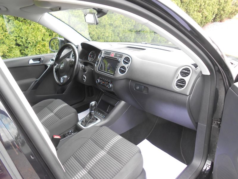 Volkswagen Tiguan 4*4,XENONY,DSG. - fotka 13 z 40