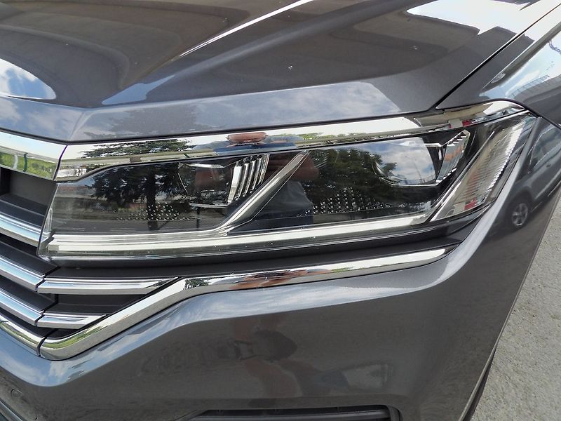 Volkswagen Touareg 3.0TDI V6 8°AT 4x4 Tažné ČR - fotka 33 z 35
