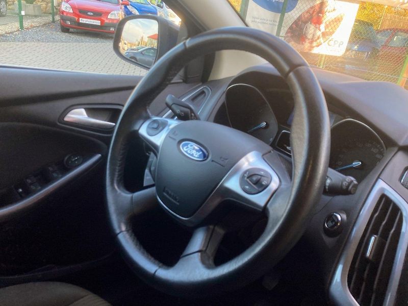 Ford Focus 1,6TDCi (77kW) - fotka 12 z 16