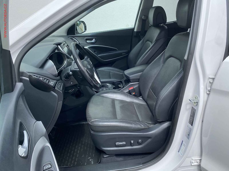 Hyundai Santa Fe (2014) 2.2 CRDi 4x4, ČR, AT, navi - fotka 9 z 18