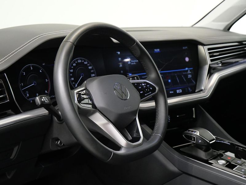 Volkswagen Touareg - fotka 14 z 30