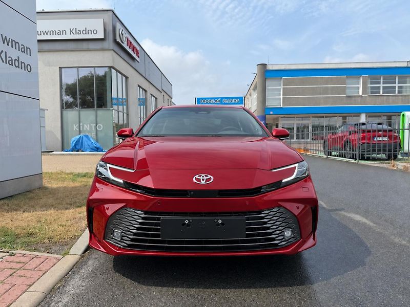 Toyota Camry 2.5 HEV Executive - fotka 2 z 5