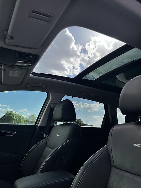 Kia Sorento 2.2 CRDi 4WD GT-Line 7-Míst TZ - fotka 9 z 30