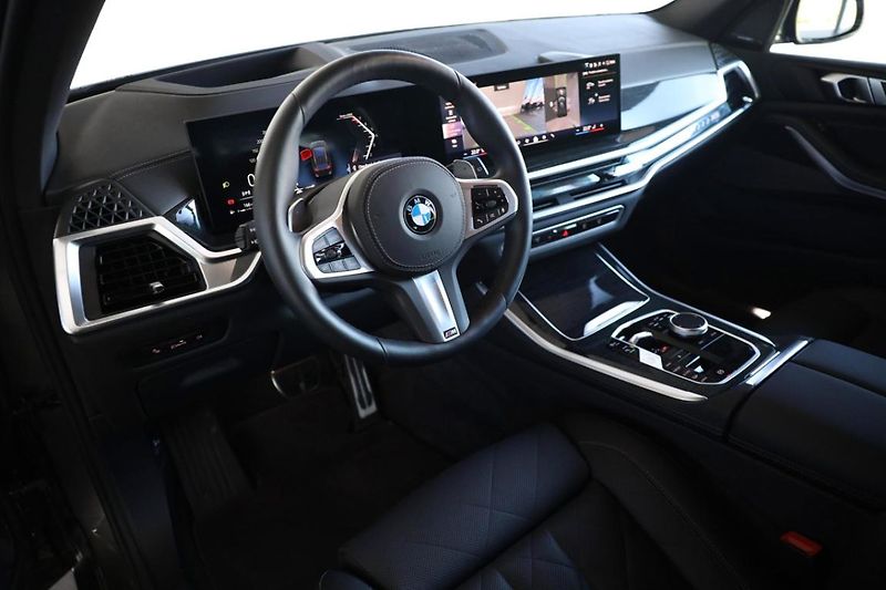 BMW X5 xDrive40i - fotka 2 z 32
