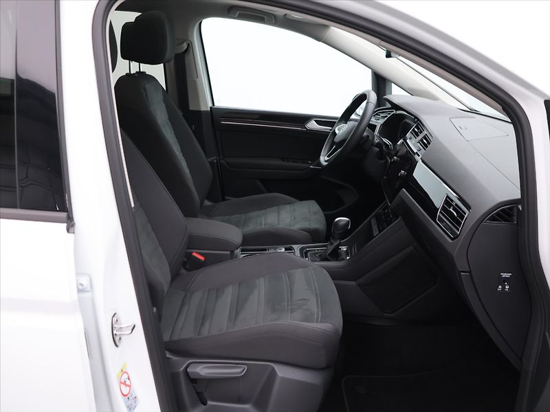Volkswagen Touran 2,0 TDI DSG R-Line 1.Maj DPH - fotka 13 z 34