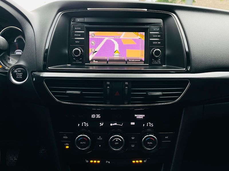 Mazda 6 2.0i MANUÁL SENZORY SERVISKA - fotka 31 z 45