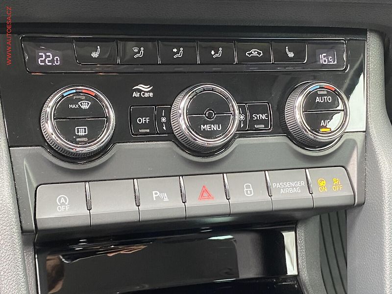 Škoda Karoq (2019) 2.0TDi 4x4, ČR, Style, DSG - fotka 15 z 18