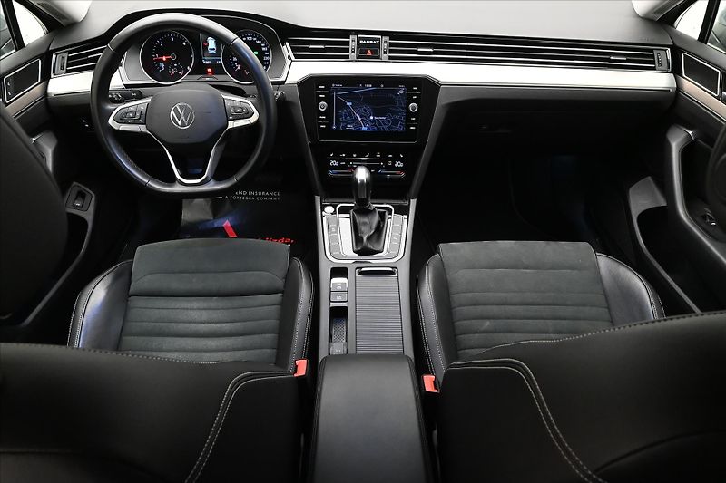 Volkswagen Passat 2,0 TDI 110 kW DSG ELEGANCE Zá - fotka 15 z 32