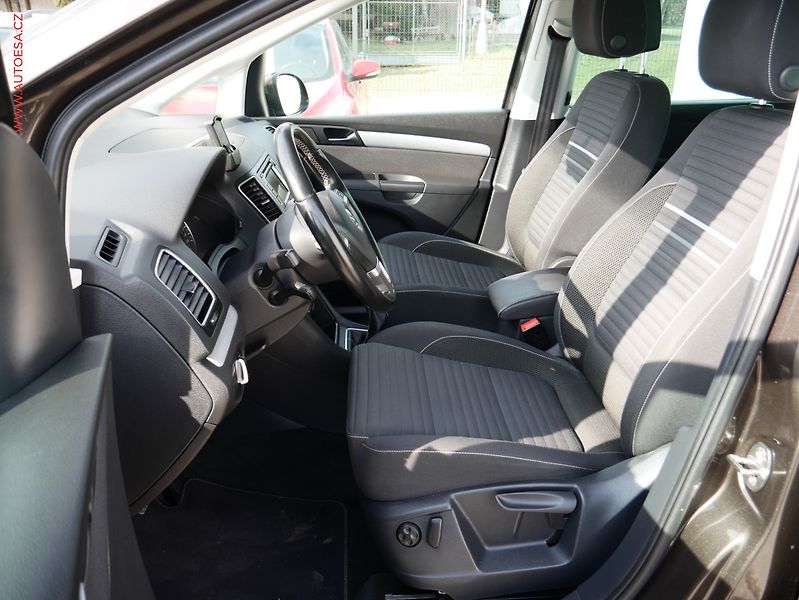 Volkswagen Sharan (2014) 2.0 TDI, panorama, autoAC - fotka 9 z 21