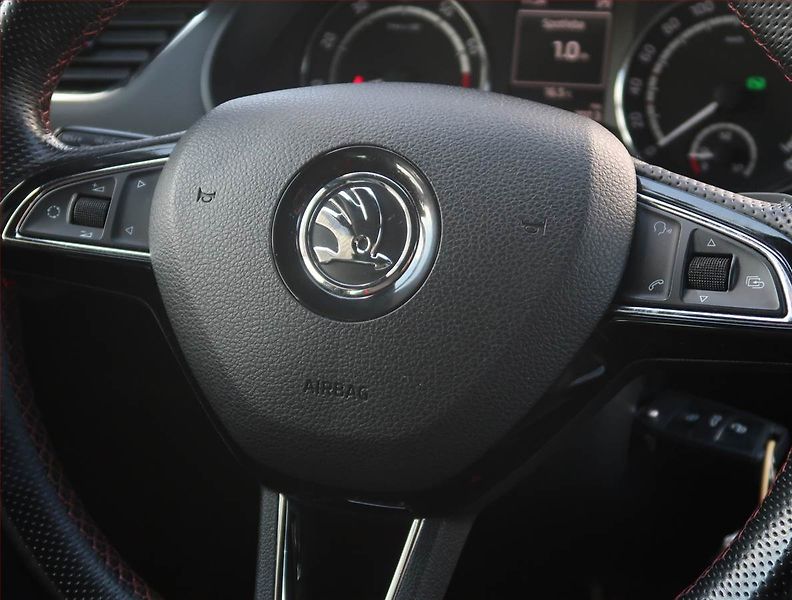 Škoda Octavia (2013) RS 2.0 TSI, Automat - fotka 23 z 23