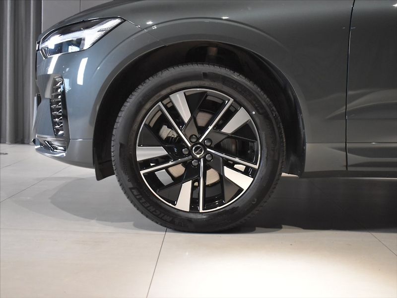 Volvo XC60 2,0 B5 AWD Plus BLIS,Bezklíč - fotka 7 z 22