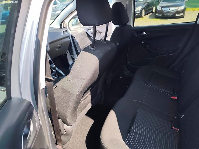 Peugeot 208 (2017) - fotka 16 z 32