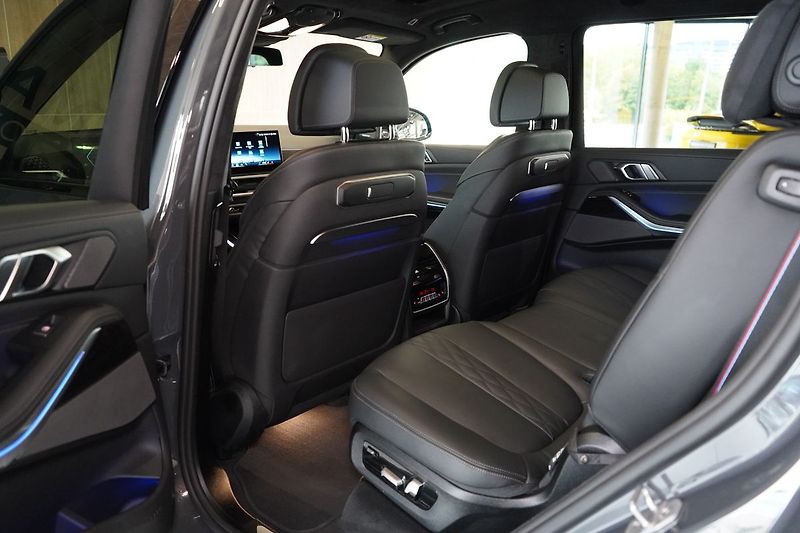 BMW X7 40d xDrive, Nezávislé, Masáž - fotka 42 z 49