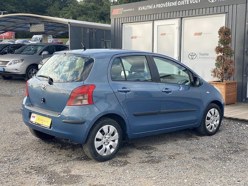 Toyota Yaris 1.3i, ČR, automat, klima - fotka 7 z 13