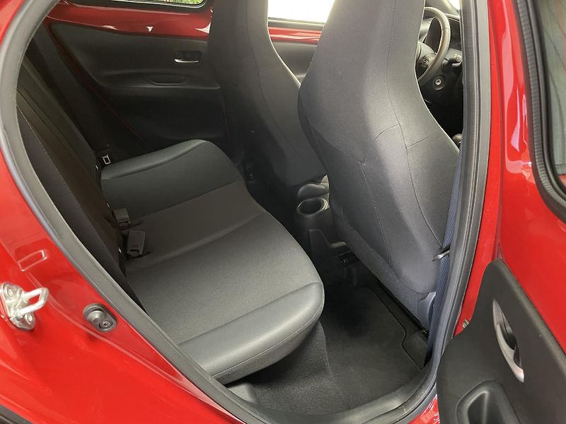 Toyota Aygo X AUTOMAT ČR REZERVACE  - fotka 15 z 27