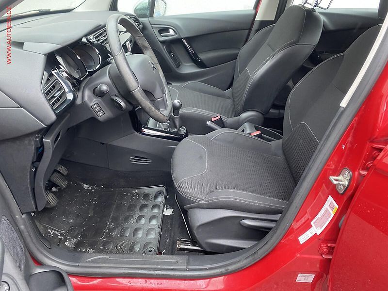 Citroën C3 (2013) 1.2 i, 1.maj,ČR, AC - fotka 9 z 18