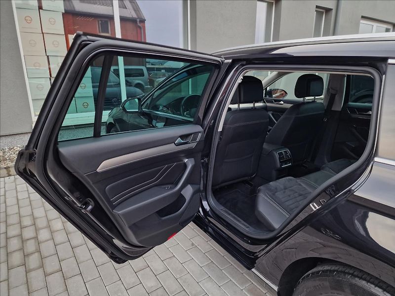 Volkswagen Passat 2.0 TDI 147kW 4MOT DSG Eleganc - fotka 18 z 50