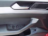 Volkswagen Passat Variant 2,0 TDI 110 KW DSG VÝHŘEV LED - náhled 38