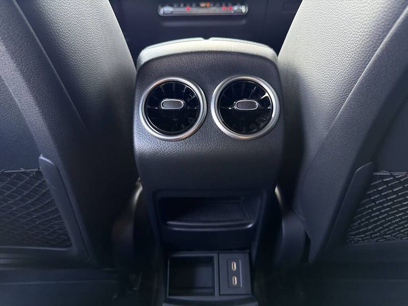 Mercedes-Benz GLA (2024) 200 d 4M - fotka 25 z 28