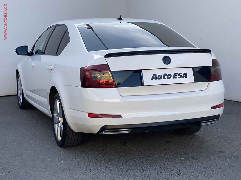 Škoda Octavia (2016) 1.6 TDi, ČR, Style, park - fotka 6 z 18