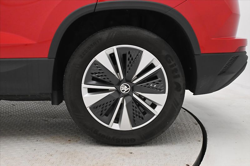 Škoda Karoq 2,0 TDI 110kW 4x4 DSG Ambition - fotka 30 z 30