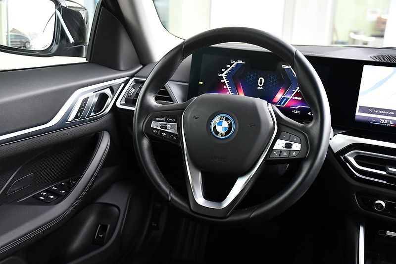 BMW i4 eDrive40 97,4%SoH. - fotka 6 z 39