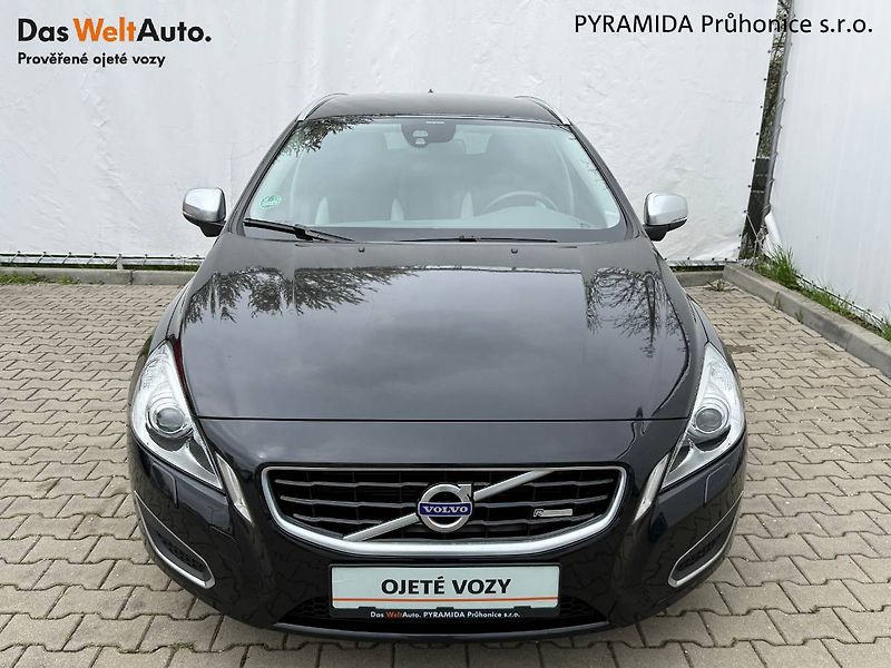 Volvo V60 (2012) 2.4 D5 158 kW R-Design AT - fotka 4 z 20
