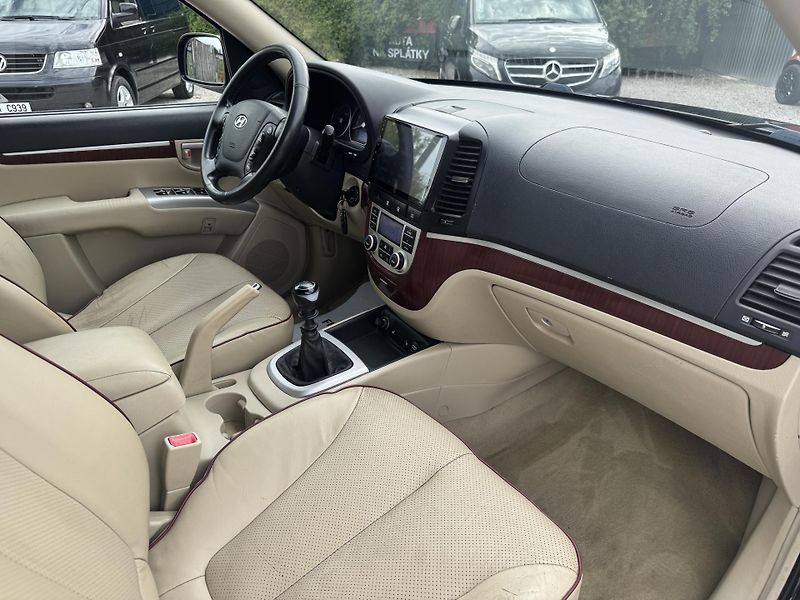 Hyundai Santa Fe (2006) 2.2CRDi,7SEDAČEK - fotka 32 z 39