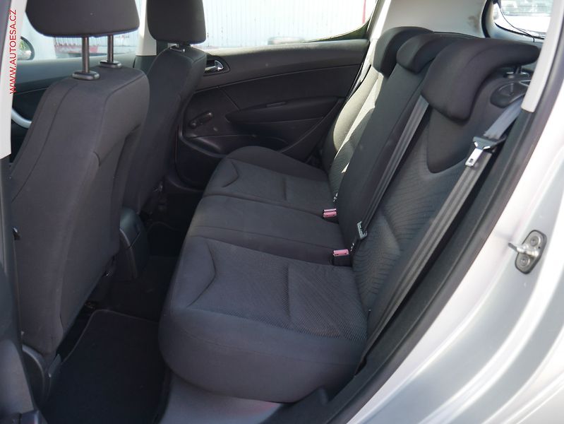 Peugeot 308 (2012) 1.4 VTi, 2.maj,ČR, Access - fotka 10 z 19